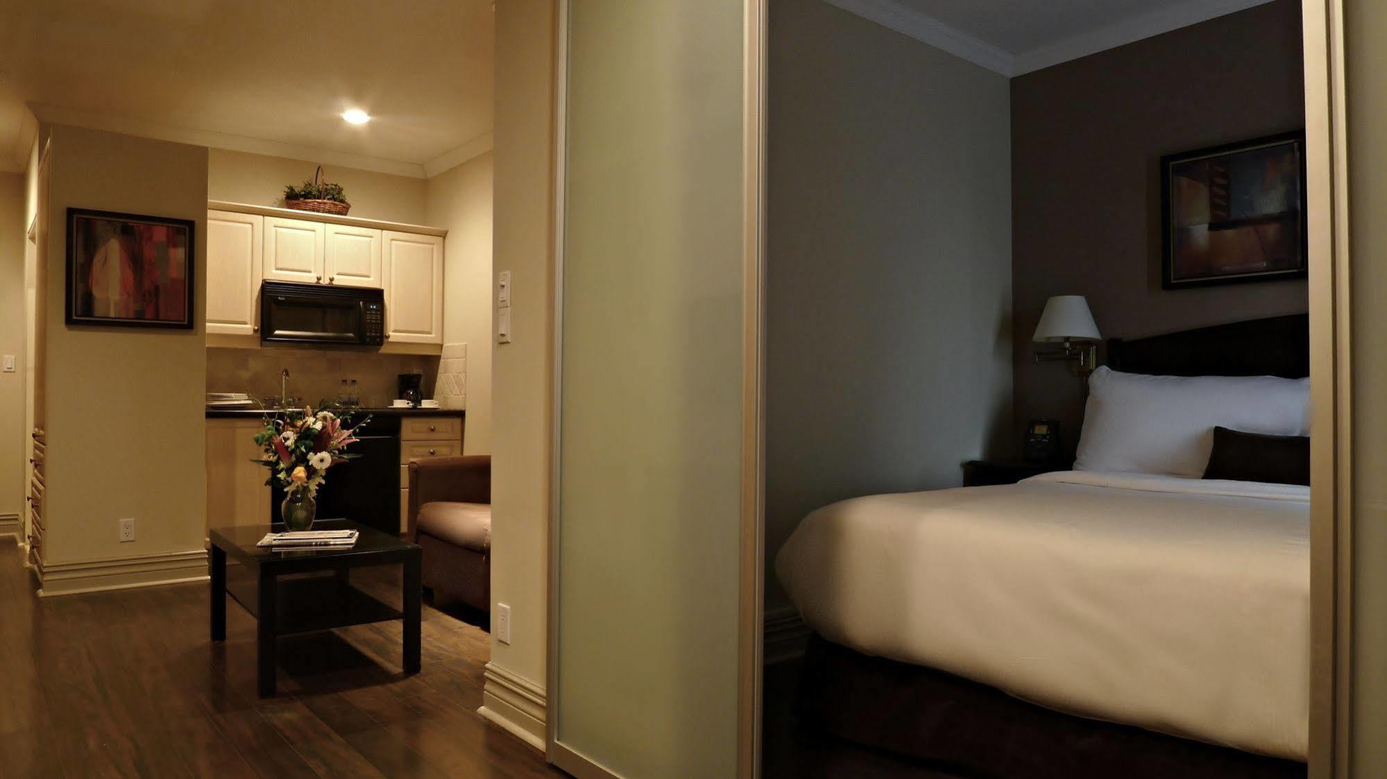Grand Hotel & Suites Toronto Exterior photo